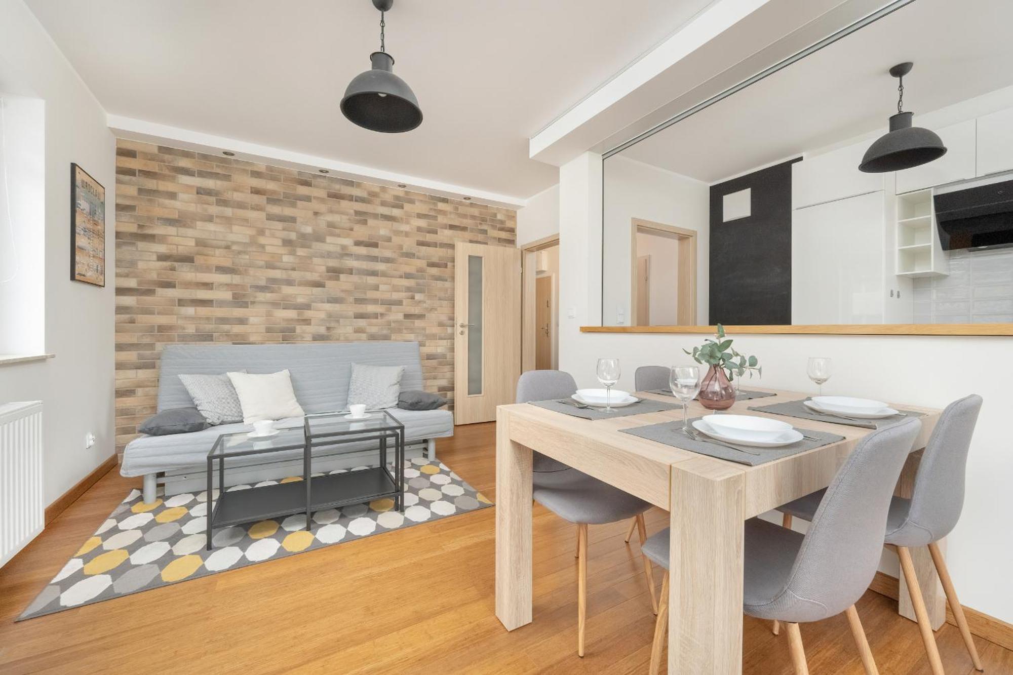 One Bedroom Apartment Nadodrze With Free Garage Wroclaw By Noclegi Renters 外观 照片
